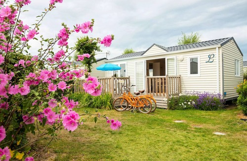 Le Crotoy House | Camping Flower Les Aubépines* - Standard Mobile Home 3 Rooms 4 People