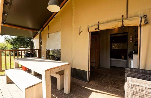 Les Abrets en Dauphine House | Camping Le Coin Tranquille | Villatent Wood | 5 pers.