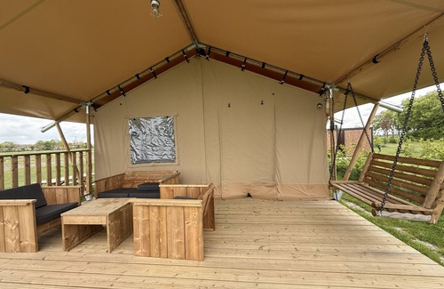 Zonnemaire Ski Chalet | Camping Hofstede Zonnevliet - Safaritent