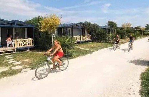 Courthezon Ski Chalet | Camping Les Sources ***** - Chalet for 5 People
