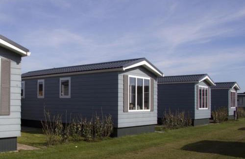 Julianadorp aan zee Ski Chalet | Camping Oase, Zanddijk 75