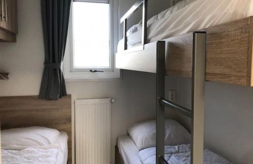 Julianadorp aan zee Ski Chalet | Camping Oase, Zanddijk 75
