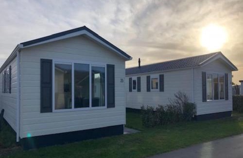 Julianadorp aan zee Ski Chalet | Camping Oase, Zanddijk 75