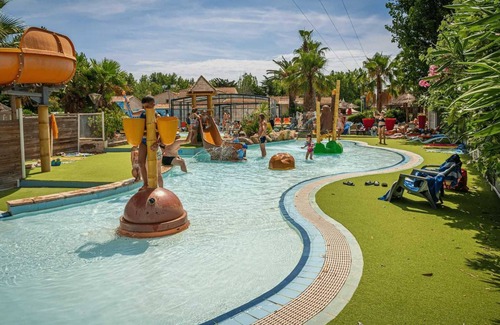 Serignan-Plage House | Camping - Piscine - ccageda