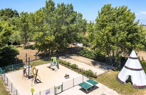 Ars-en-Re House | Camping Romanée Le Campiotel des Dunes * - COMFORT Lodge - 2 bedrooms - without bathrooms 4 people