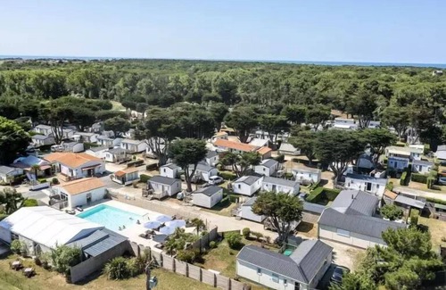 Ars-en-Re House | Camping Romanée Le Campiotel des Dunes * - COMFORT Lodge - 2 bedrooms - without bathrooms 4 people