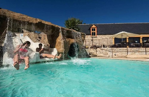 Quimper Apartment | Camping Sunêlia Lanniron Orangery * - Studio Privilege 34m2 beds made on arrival towels provided 2 to 4 people - 2 pers. included in the tariff