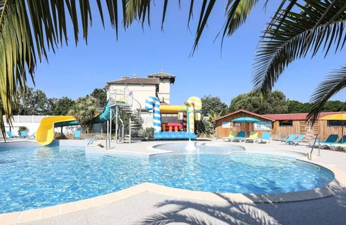 L'Aiguillon-sur-Vie House | Camping Ushuaïa Le Parc de La Grève * - Mobile Home Zen 3 Rooms 4 People + Jacuzzi