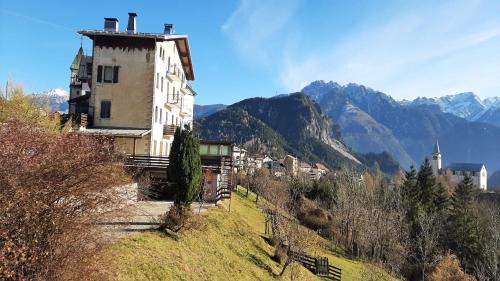 Valle di Cadore Apartment | CAMPO BASE CADORE con parcheggio auto e garage moto