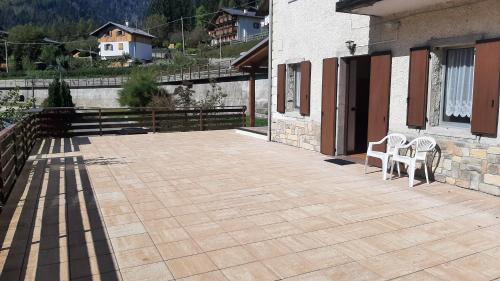 Valle di Cadore Apartment | CAMPO BASE CADORE con parcheggio auto e garage moto