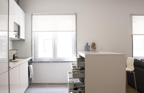 Santa Isabel Apartment | Campo de Ourique Modern Bright Apt with AC