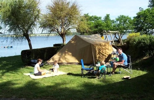 Salles-Curan House | Campsite Beau-Rivage * - ETOILE Cottage "LAC VIEW" (covered terrace) new in 2022 4 to 6 people - 4 people. included in the price