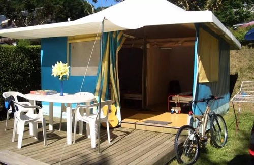 Salles-Curan House | Campsite Beau-Rivage * - ETOILE Cottage "LAC VIEW" (covered terrace) new in 2022 4 to 6 people - 4 people. included in the price