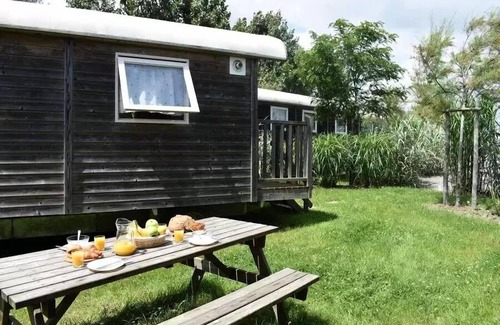 Chateau-d'Olonne Cabin | Campsite Flower le Petit Paris* - 3-room trailer for 4 people