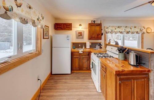 Campton House | Campton Log Cabin- Close to it all!