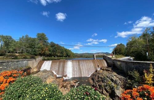 Campton Ski Chalet | Campton Mountain Ski Retreat for Year-Round Fun -Best view and Best Price Guarantee