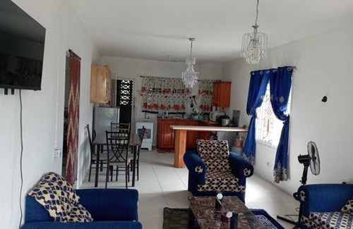 Savanna la Mar Bed & Breakfast | CAMS HIDEAWAY SUITE