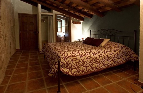 Corts Cottage | Can Barrera, rural accommodation.