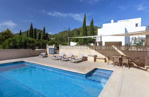 Sant Agusti des Vedra Villa | Can Ferrer perfect for families, fenced pool