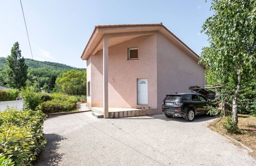 Serralongue House | Can Guillamou - Three Bedroom House, Sleeps 6