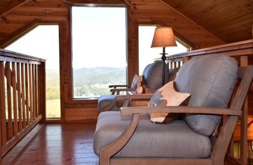 Eureka Springs Cabin | Can-U-Canoe Riverview Warm-Cozy Cabin Outstanding River View