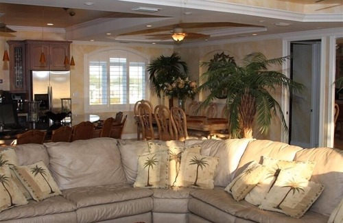 Summerland Key House | Canal Front (Deep Water) Tropical Villa