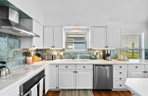 Freeport House | Canal Home with Two Docks and Large Gameroom