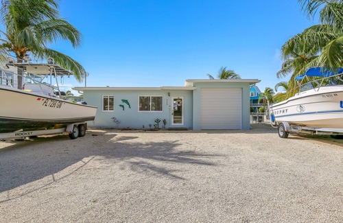 Indian Waterways House | Canalfront, Dog-Friendly Home with High-Speed WiFi, Private Boat Ramp, and Kayak