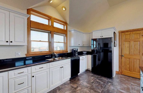 Avon House | Canalfront, Private Pool, Hot Tub, Sound Views, Boat Dock