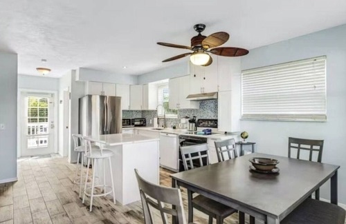 Big Coppitt Key House | Canalside condo with private dock, boat ramp, water-view patio, central AC & W/D