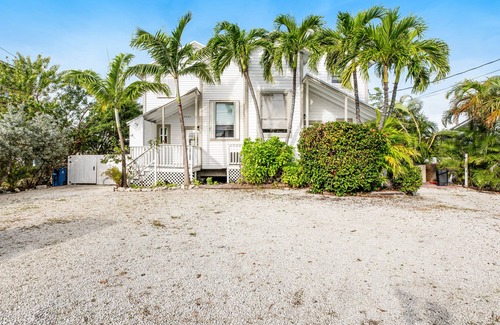 Big Coppitt Key House | Canalside condo with private dock, boat ramp, water-view patio, central AC & W/D
