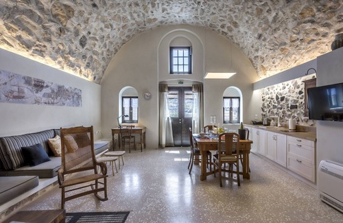 Emporio Villa | Canava Villas #1 with Private Pool@ Mediaval Village , Santorini
