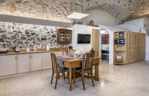 Emporio Villa | Canava Villas #1 with Private Pool@ Mediaval Village , Santorini