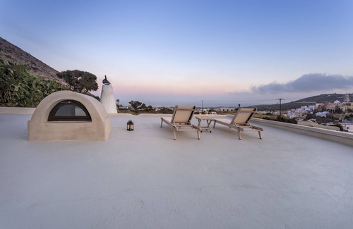 Santorini Villa | Canava Villas #2 with Private Pool @Medieval Village , Santorini