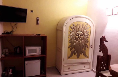 Downtown Cancun Bed & Breakfast | Cancun Guest House 3 near Ado bus terminal and 25 min from-to airport by shuttle