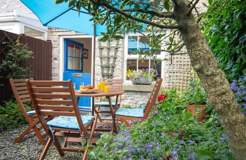 Litton Cottage | Candlelight Cottage, Litton. Superb walks and excellent pub. 5 star GOLD luxury.
