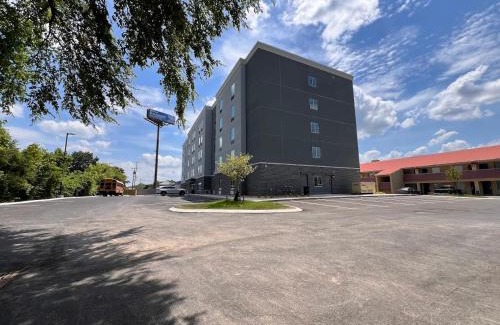 East Ridge Hotel | Candlewood Suites Chattanooga - East Ridge by IHG