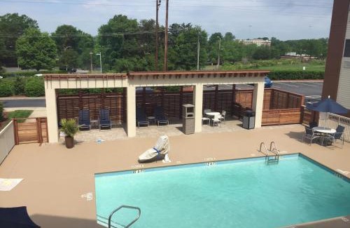 Arrowood Hotel | Candlewood Suites - Charlotte - Arrowood by IHG
