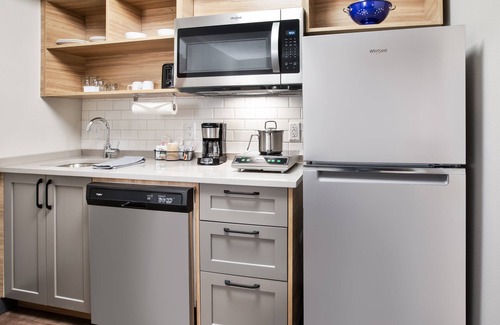 Mason Hotel | Candlewood Suites Cincinnati Northeast-Mason by IHG