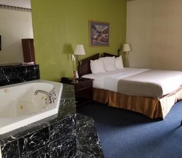 Columbus Hotel | Candlewood Suites Columbus North by IHG