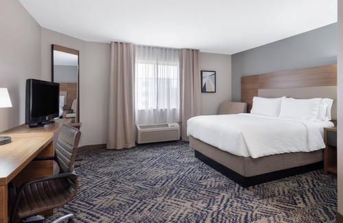 Elkhart Hotel | Candlewood Suites Elkhart by IHG