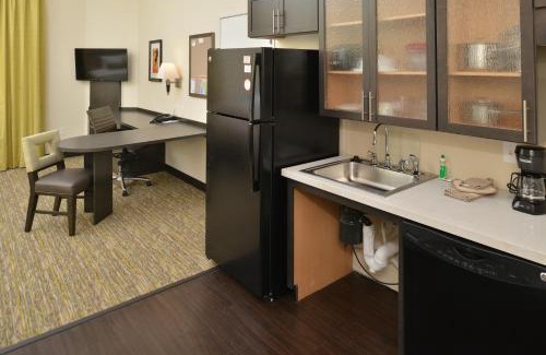 Eugene Hotel | Candlewood Suites Eugene Springfield by IHG
