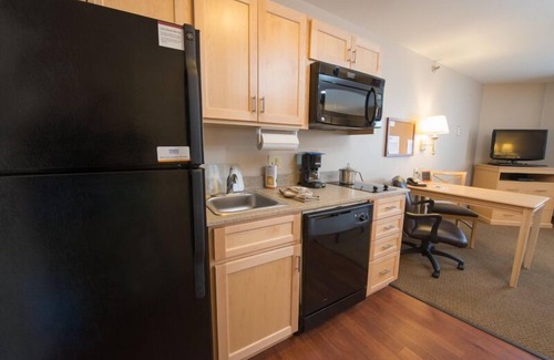 Minot Hotel | Candlewood Suites Minot by IHG
