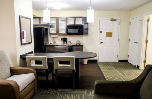 Glen Allen Hotel | Candlewood Suites Richmond North Glen Allen by IHG