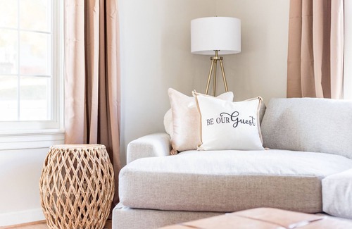Daniels Hill House | Candy Apple: Family Friendly Downtown LYH Getaway