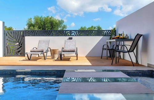 Vathi House | Canes Maxima Suite Private Pool