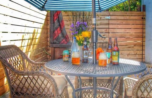Santa Rosa Apartment | Cannery Loft @ Railroad Square Top Floor Views