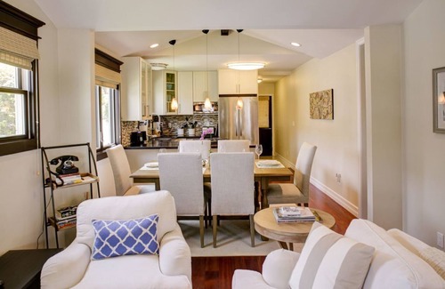Monterey House | Cannery Row Cottage - Pacific Grove House - Walk to the Aquarium
