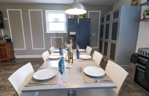 Limavady House | CANNING COTTAGE, with a garden in Limavady