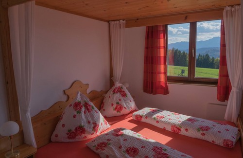 Weyregg am Attersee Apartment | Canopy bed, view of the lake and mountains, 150 km view, game reserve